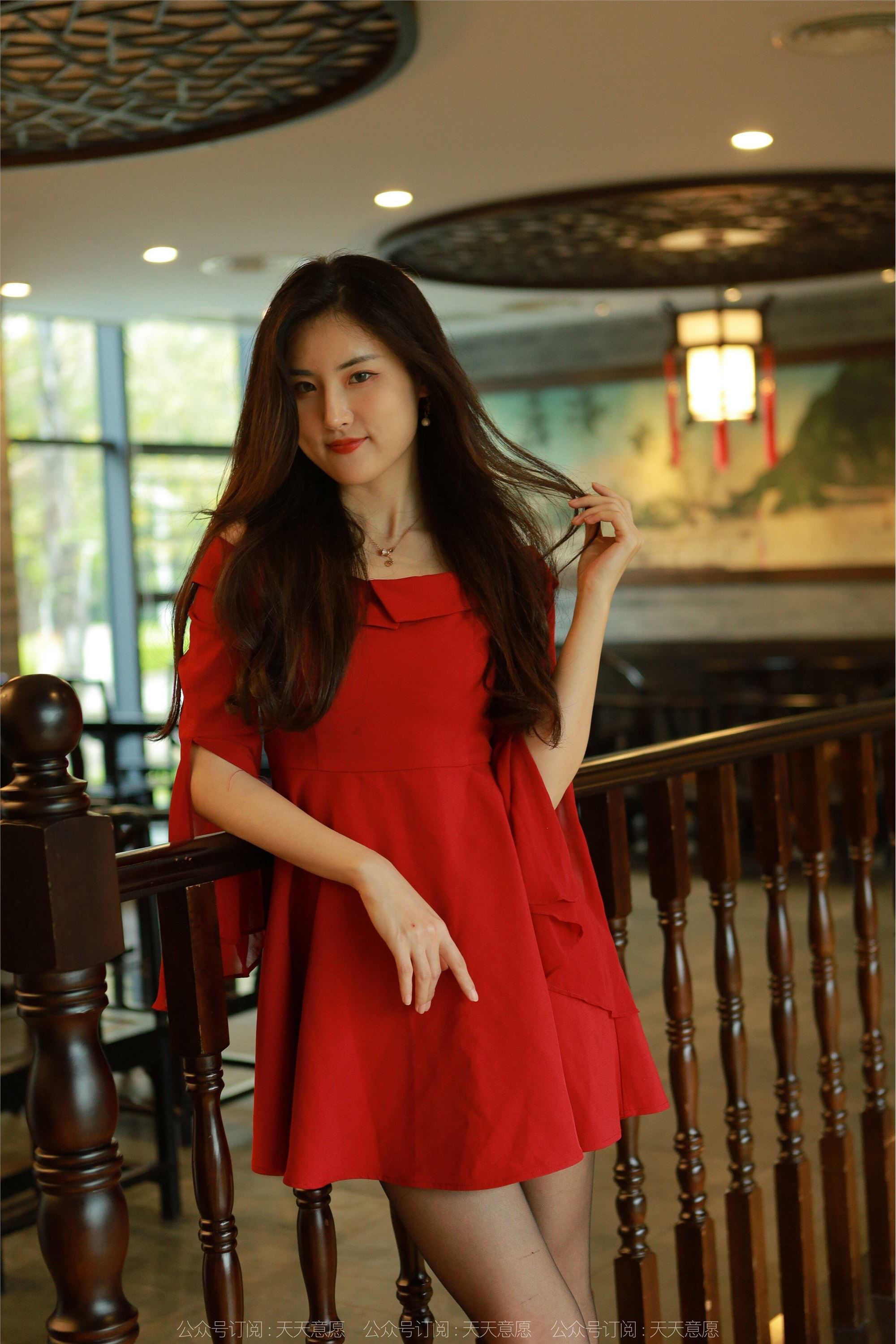 IESS异思趣向  2022.05.08 丝享家 1082：小宝《红裙女神》